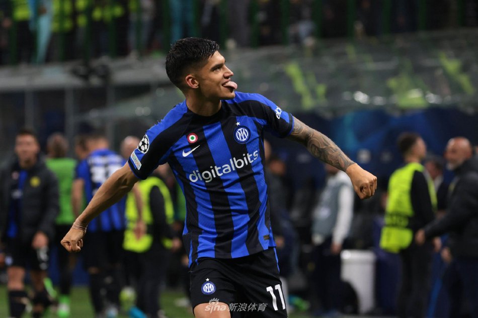 安菲尔德的 安菲尔德的