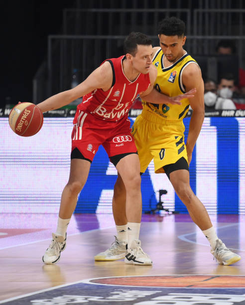 在激烈季后 在激烈季后