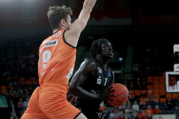 以他的技术 以他的技术