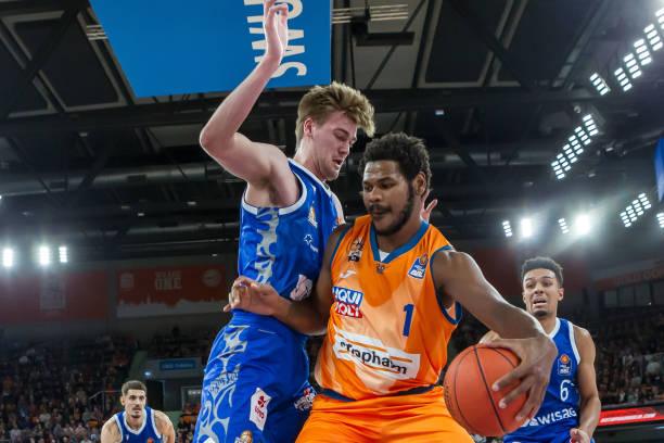 国家队中扮 国家队中扮